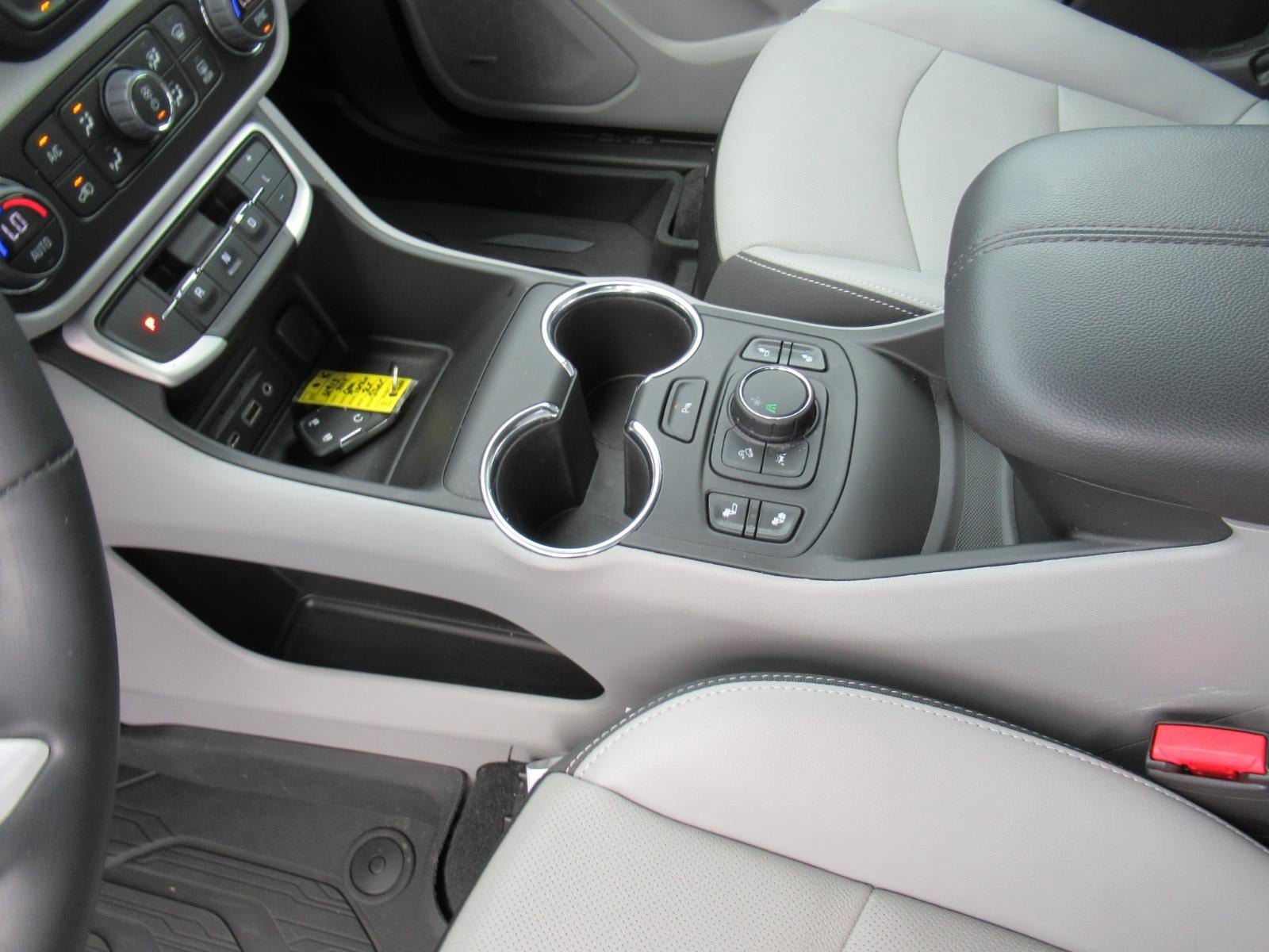 Used 2024 GMC Terrain SLT w/ Infotainment Package II FWD image 18