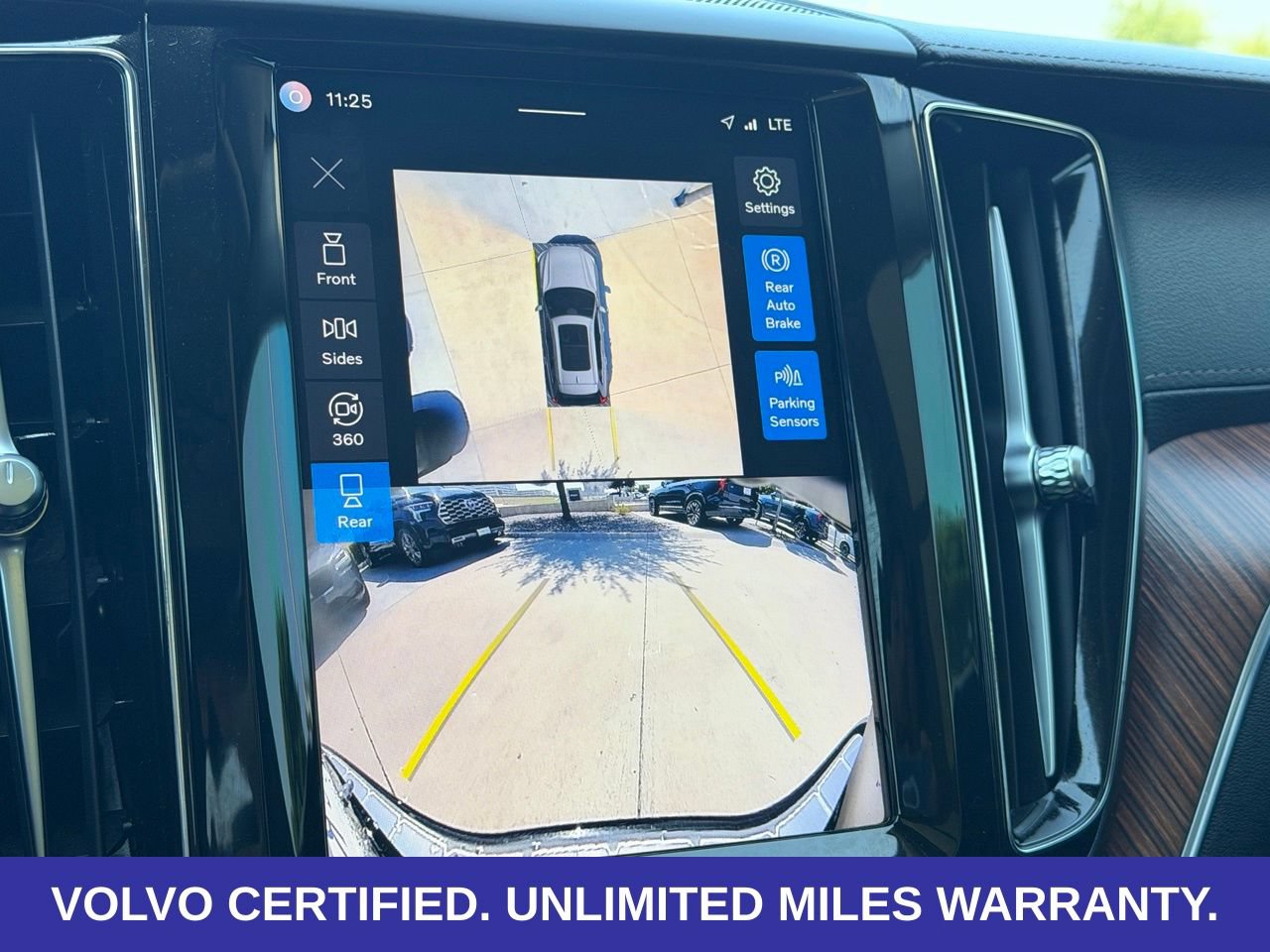 Certified 2024 Volvo XC60 T8 Ultimate w/ Protection Package Premier AWD/4WD image 26