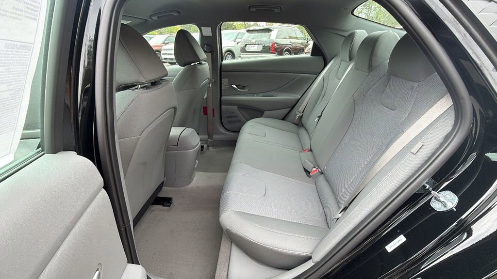 New 2026 Hyundai Elantra SE image 19