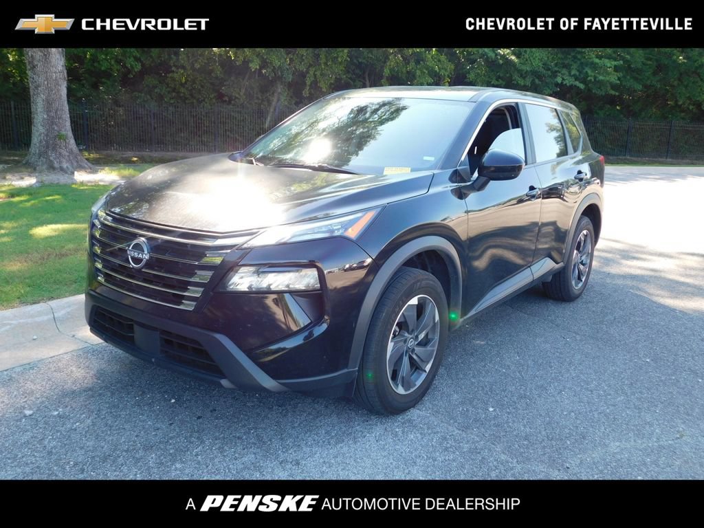 Used 2025 Nissan Rogue SV FWD image 1