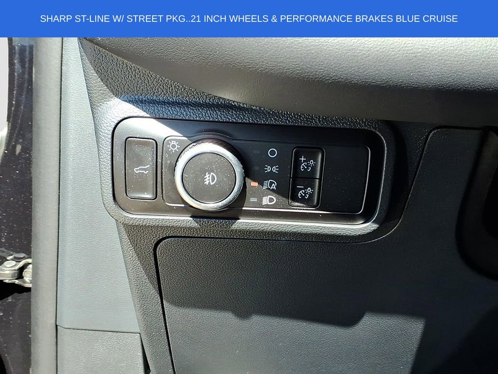 Used 2026 Ford Explorer ST-Line w/ ST-Line Street Pack AWD/4WD image 21