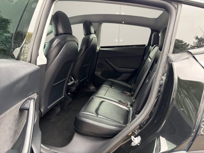 Used 2021 Tesla Model Y Long Range AWD/4WD image 10