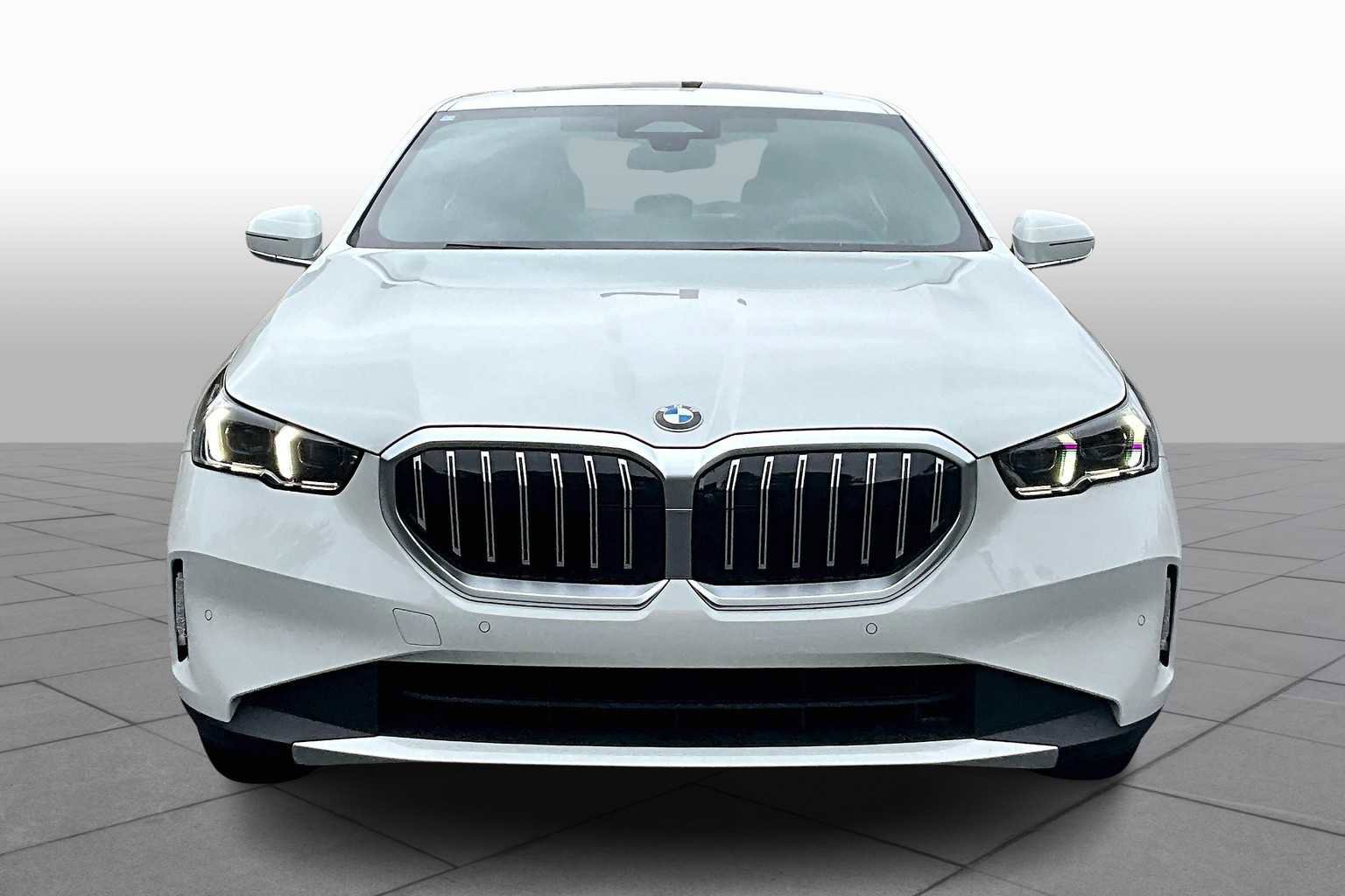 New 2026 BMW 530i w/ Premium Package image 3