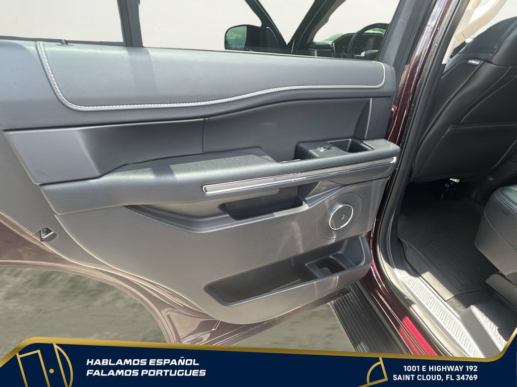 Used 2024 Ford Expedition XLT RWD image 24