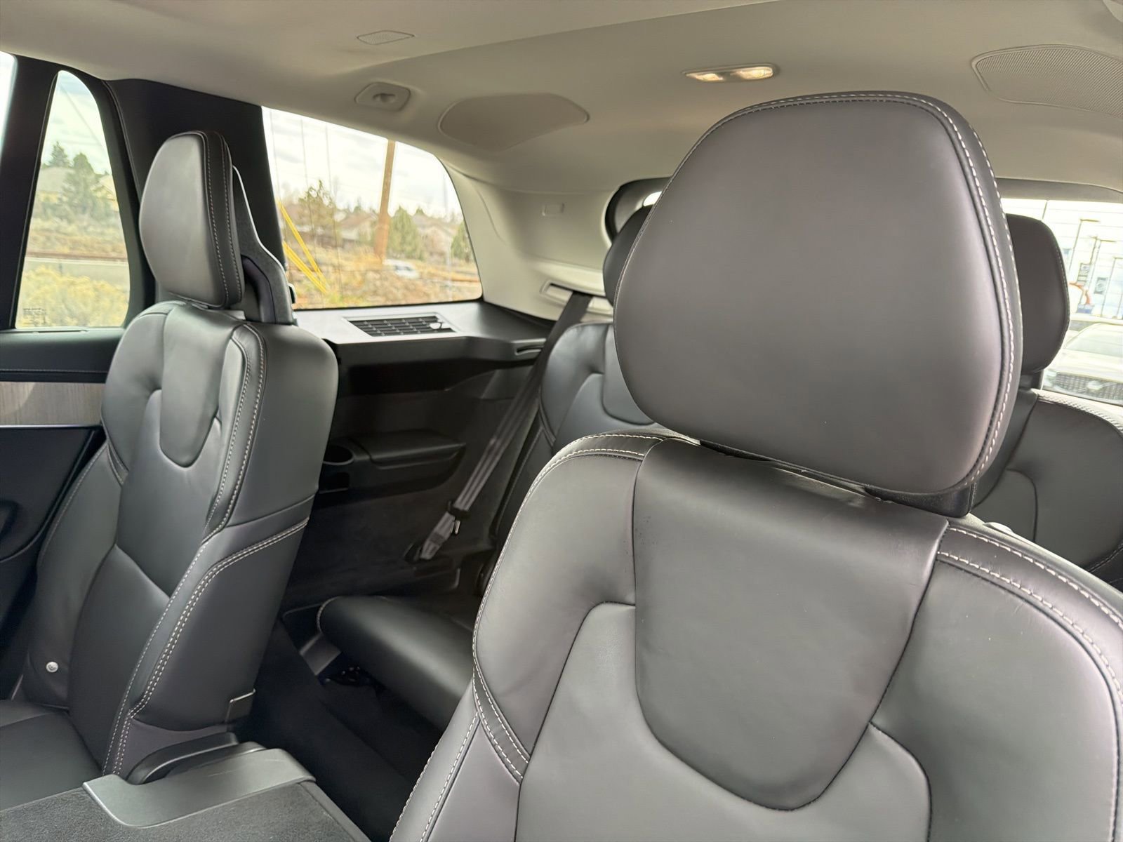 Used 2025 Volvo XC90 T8 Ultra w/ Protection Package Premier image 20