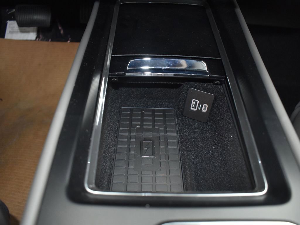 New 2025 Lincoln Corsair Reserve image 17