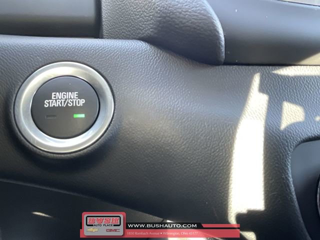 Used 2023 GMC Terrain SLE w/ Driver Convenience Package image 17