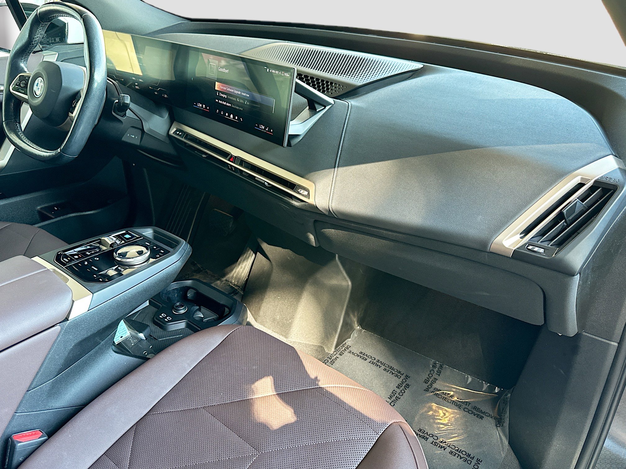 Used 2024 BMW iX xDrive50 w/ Sport Package image 31