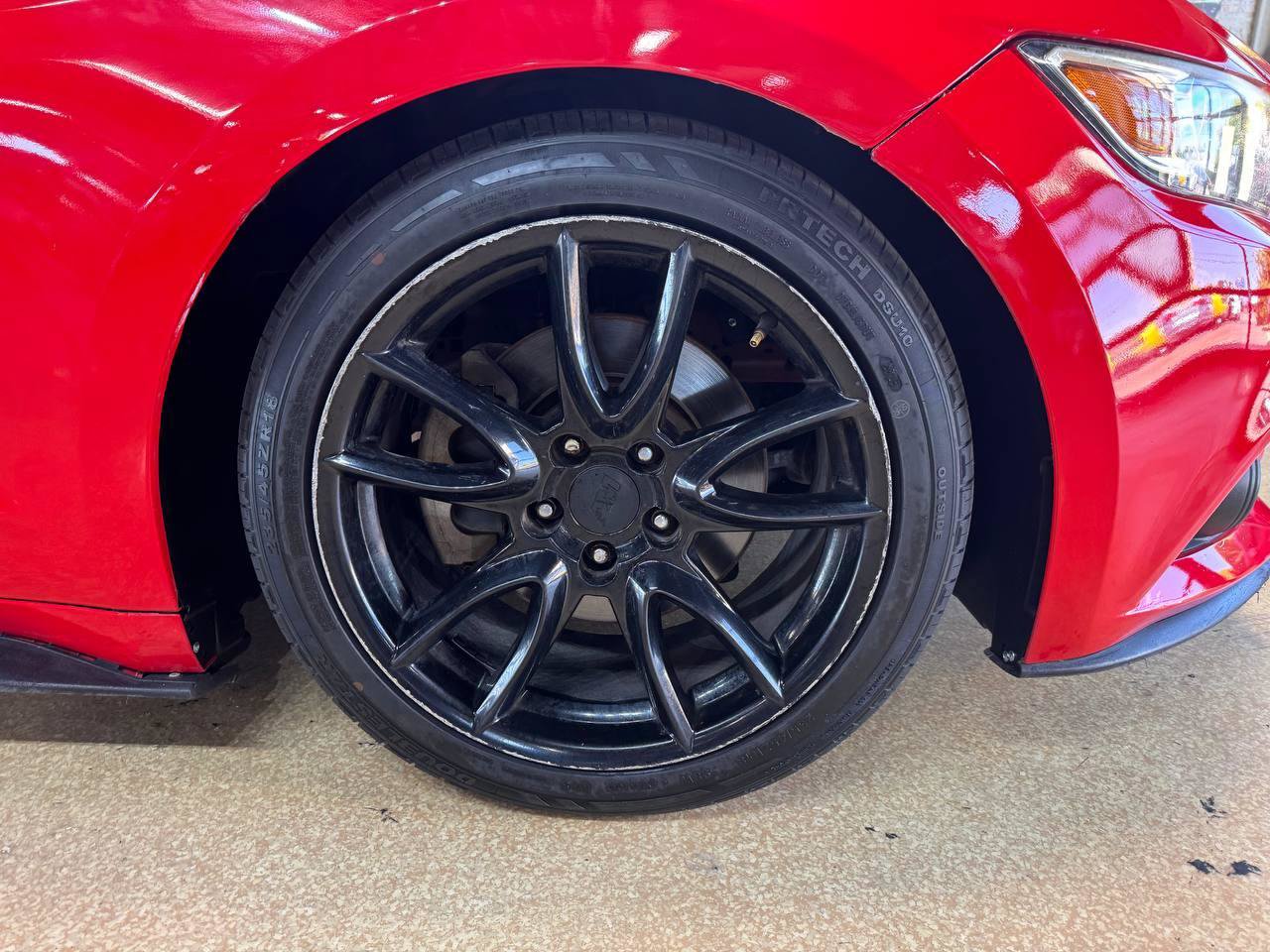 Used 2015 Ford Mustang Coupe RWD image 32
