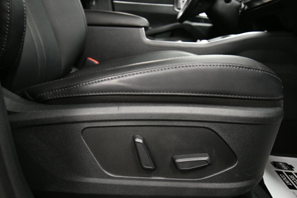 Used 2025 Kia Sorento EX AWD/4WD image 28