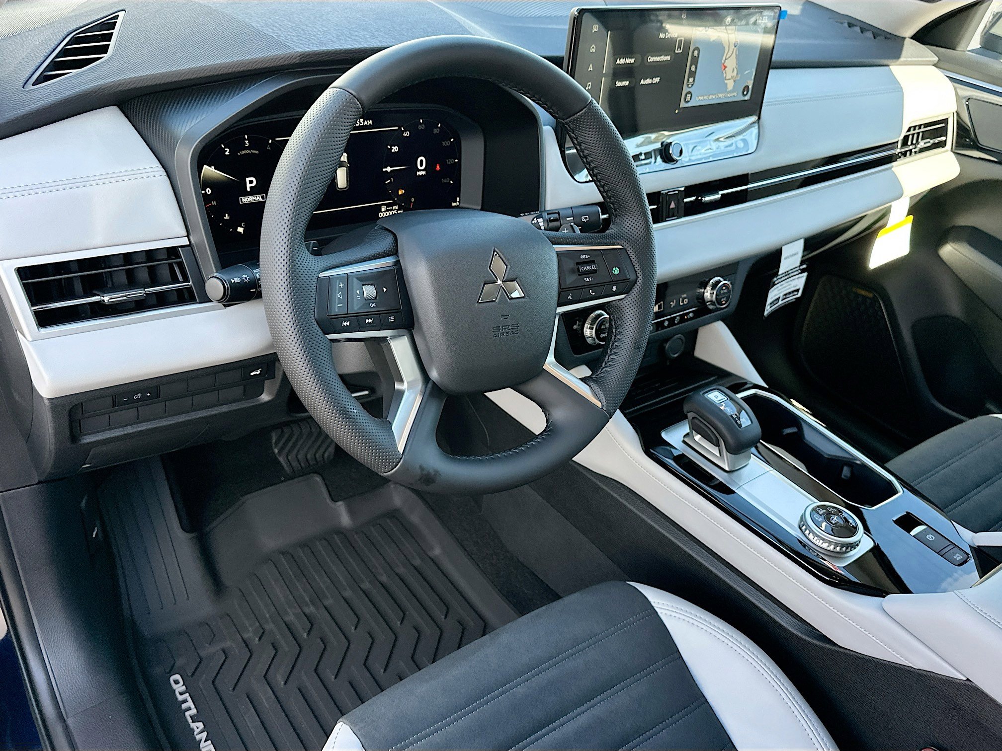 New 2025 Mitsubishi Outlander SE image 6