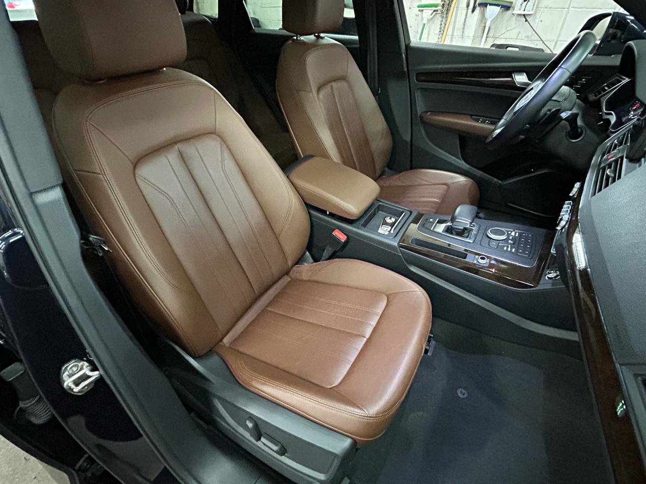 Used 2019 Audi Q5 2.0T Premium w/ Convenience Package image 16