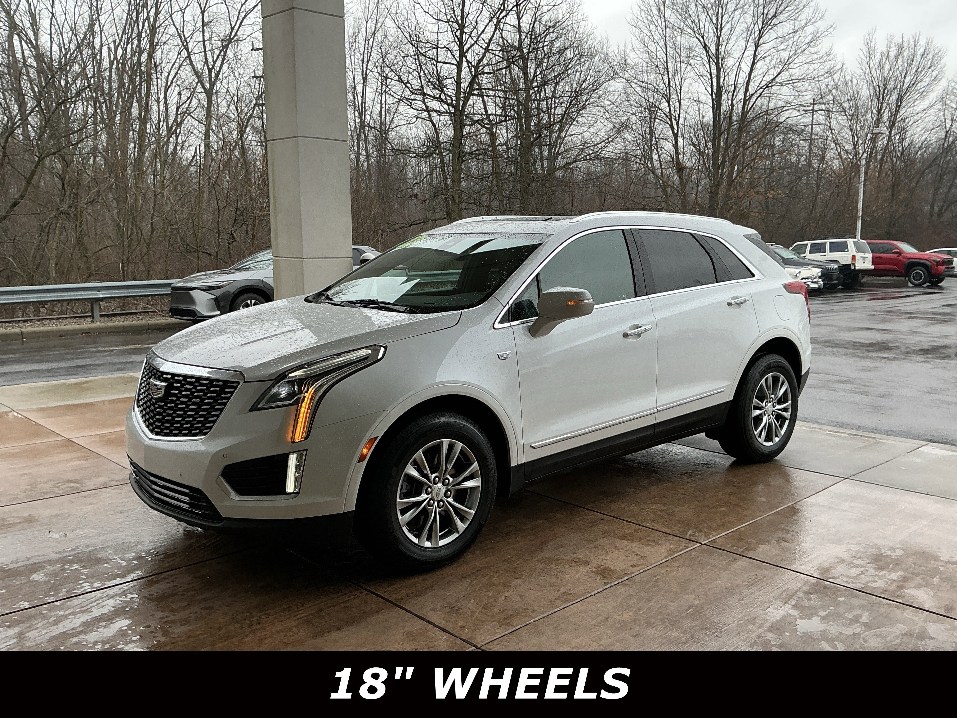 Used 2023 Cadillac XT5 Premium Luxury image 3