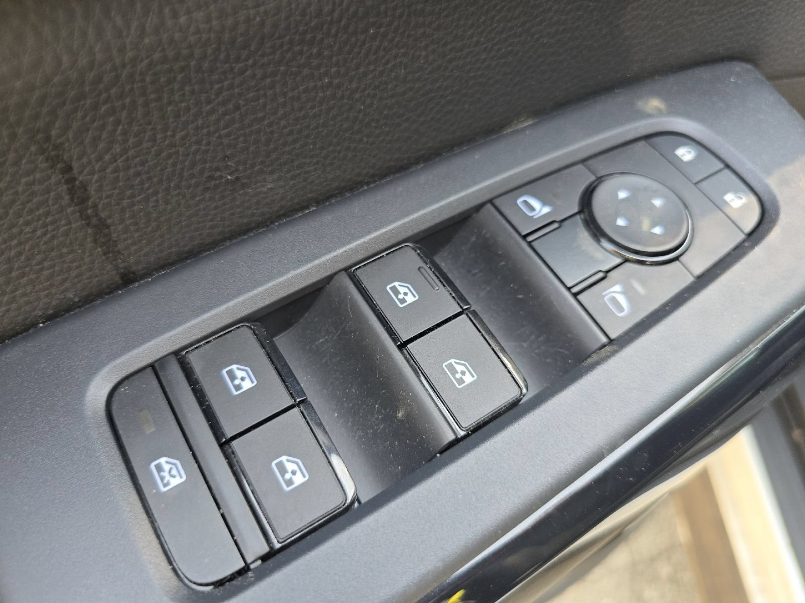 Certified 2024 Nissan Pathfinder SV AWD/4WD image 29