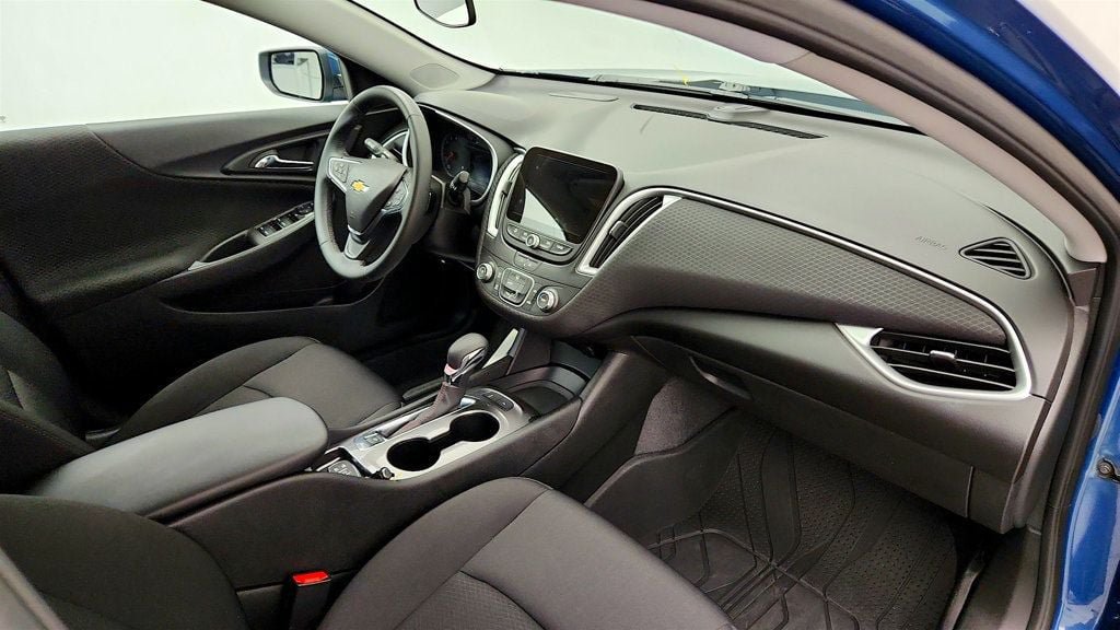 Used 2024 Chevrolet Malibu RS FWD image 24