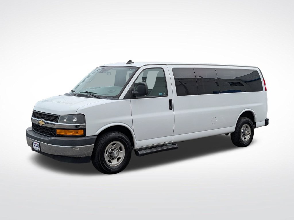Used 2020 Chevrolet Express 3500 LT w/ LT Preferred Equipment Group RWD image 11