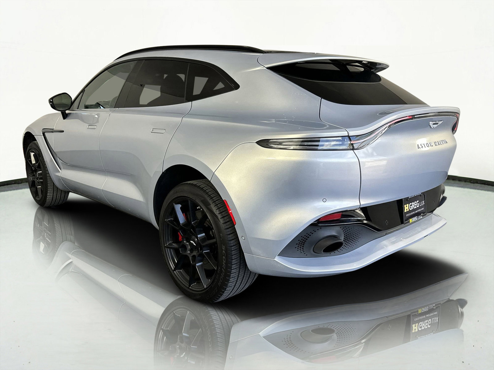 Used 2023 Aston Martin DBX image 6