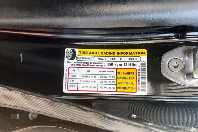 Used 2025 Ford Explorer Active AWD/4WD image 35