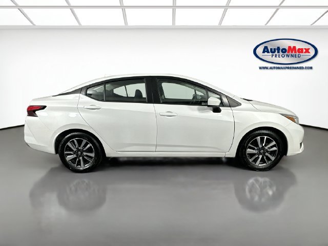 Used 2024 Nissan Versa SV FWD image 9