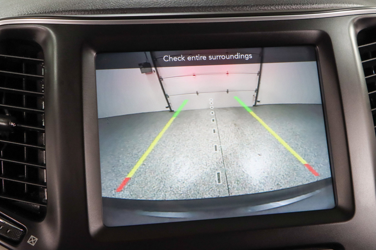 Used 2021 Jeep Cherokee Latitude Lux w/ Sun & Sound Group AWD/4WD image 18