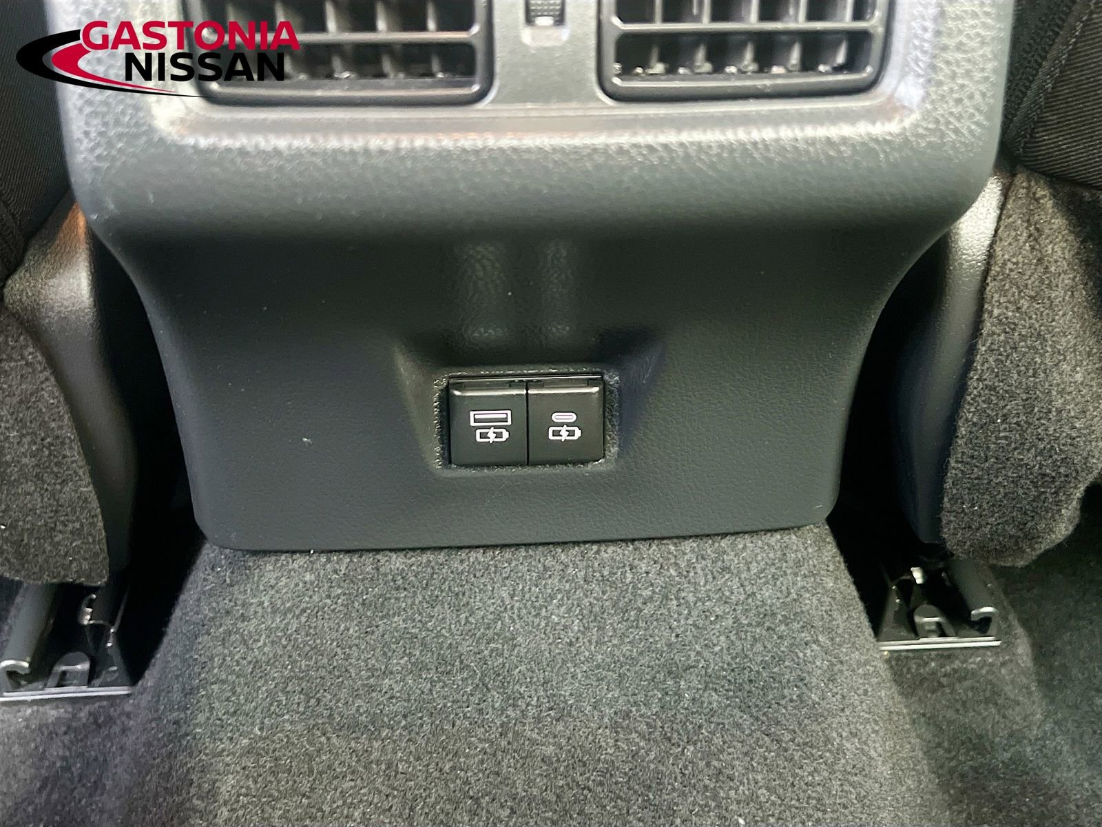 Used 2025 Toyota Camry LE image 31