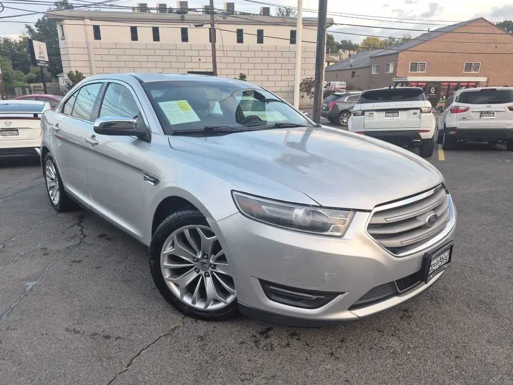 Used 2013 Ford Taurus Limited FWD image 2