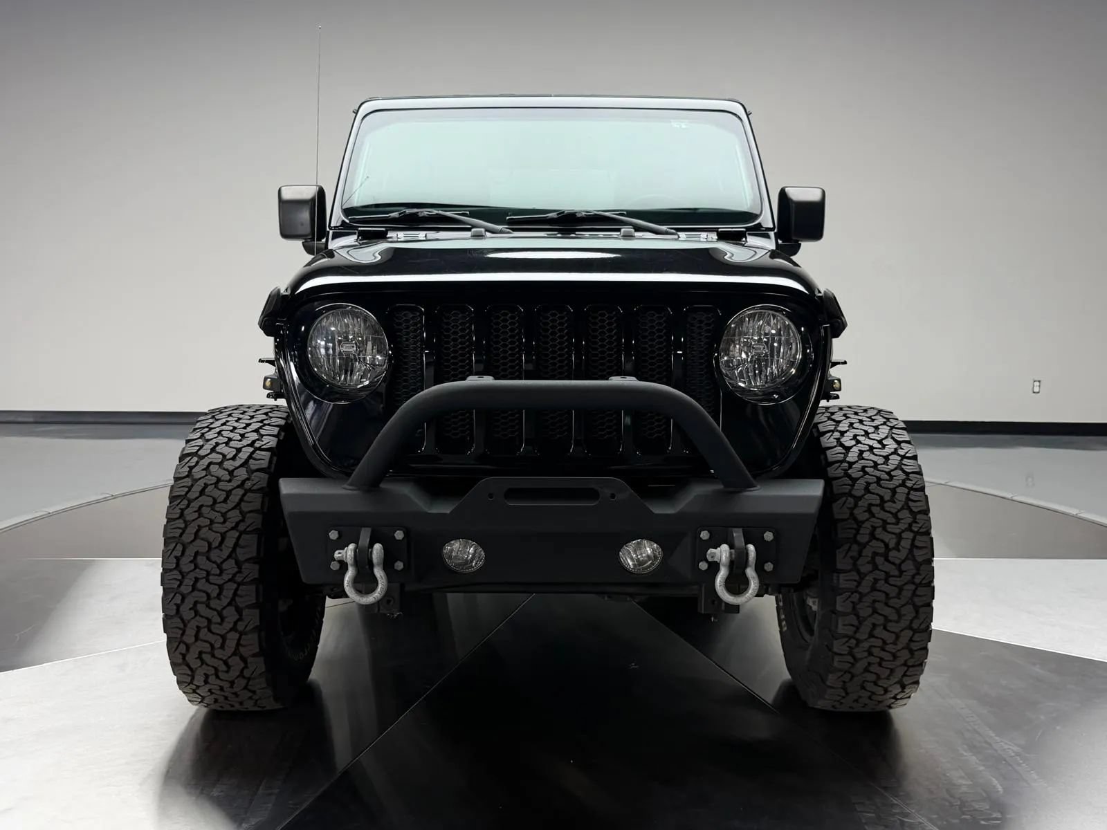 Used 2018 Jeep Wrangler Sport AWD/4WD image 3