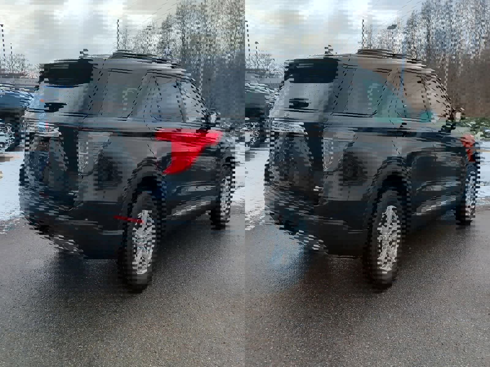 Used 2020 Ford Explorer XLT w/ Equipment Group 202A image 8