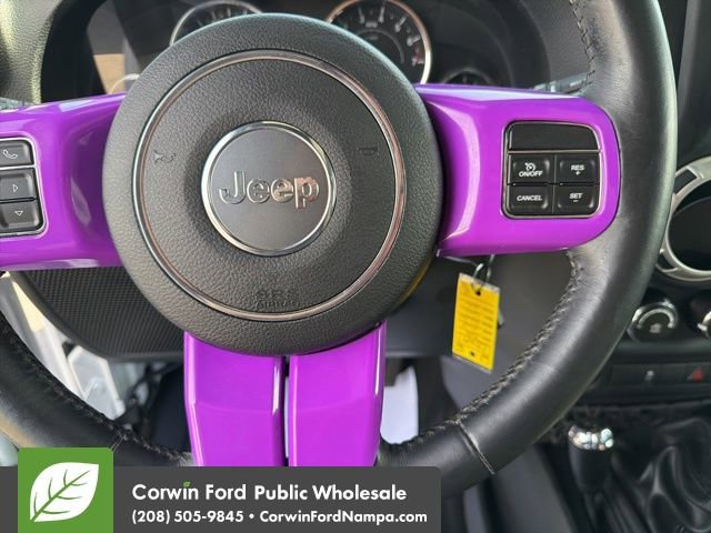 Used 2016 Jeep Wrangler Unlimited Sahara w/ Connectivity Group image 16