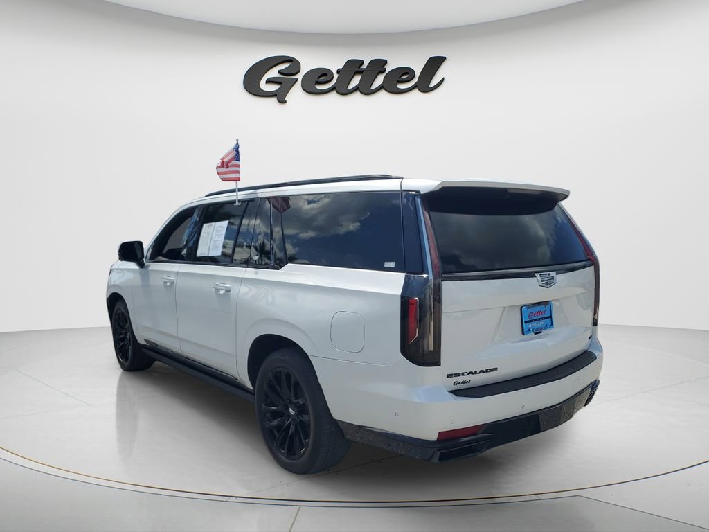 Used 2023 Cadillac Escalade ESV Sport Platinum w/ LPO, ONYX Package AWD/4WD image 7