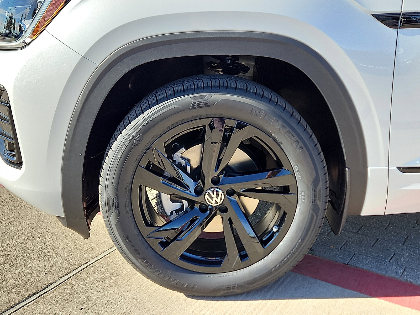 New 2026 Volkswagen Atlas Cross Sport SEL R-Line image 6