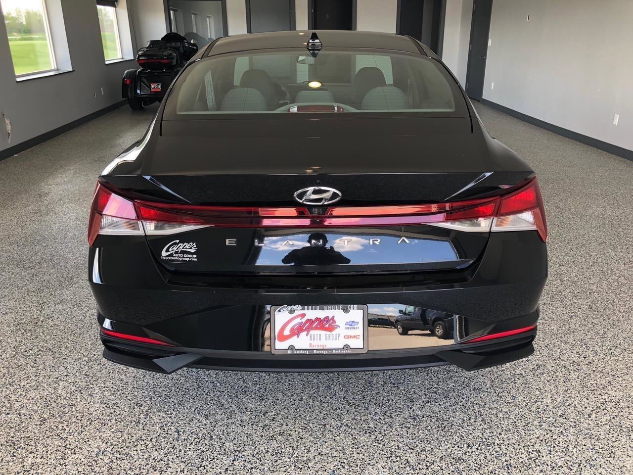 Used 2021 Hyundai Elantra SEL FWD image 3