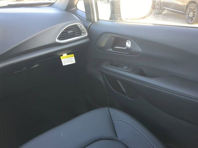 New 2026 Chrysler Voyager LX image 20