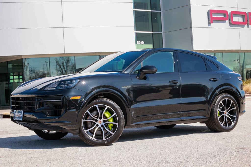 Certified 2025 Porsche Cayenne E-Hybrid Coupe image 17