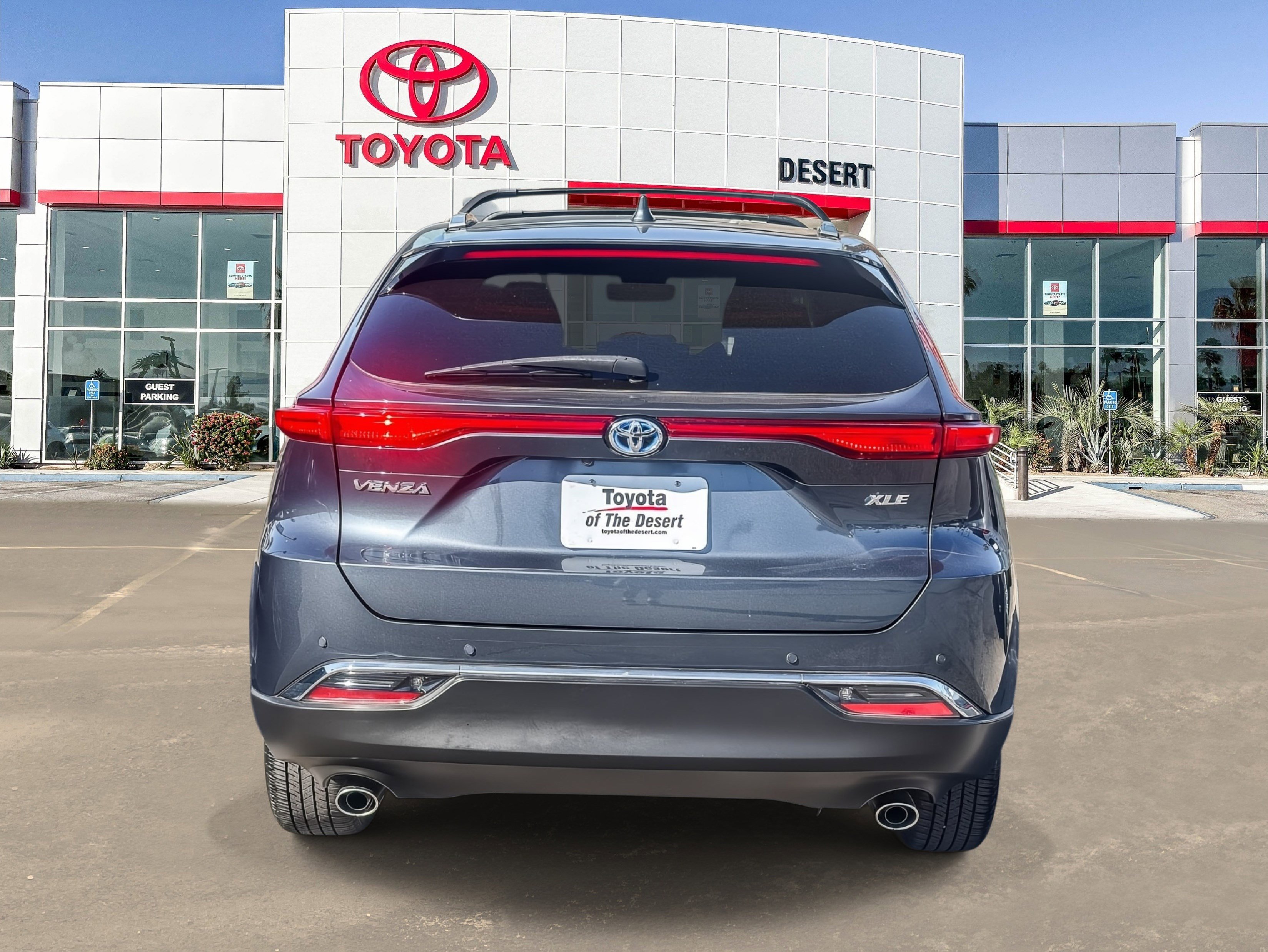 Certified 2023 Toyota Venza XLE image 6