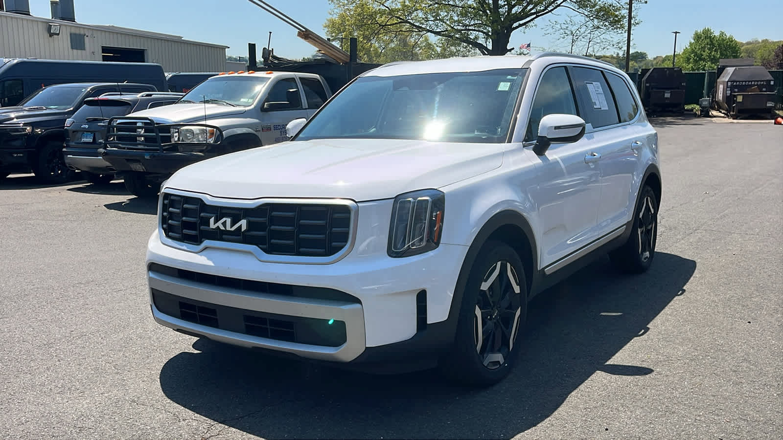 Used 2024 Kia Telluride S AWD/4WD image 3