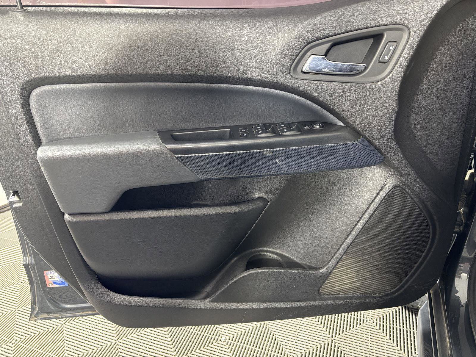 Used 2017 Chevrolet Colorado Z71 image 14
