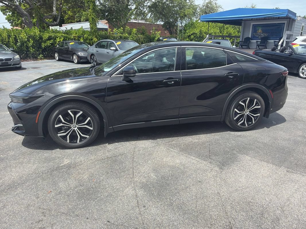 Used 2023 Toyota Crown AWD/4WD image 2