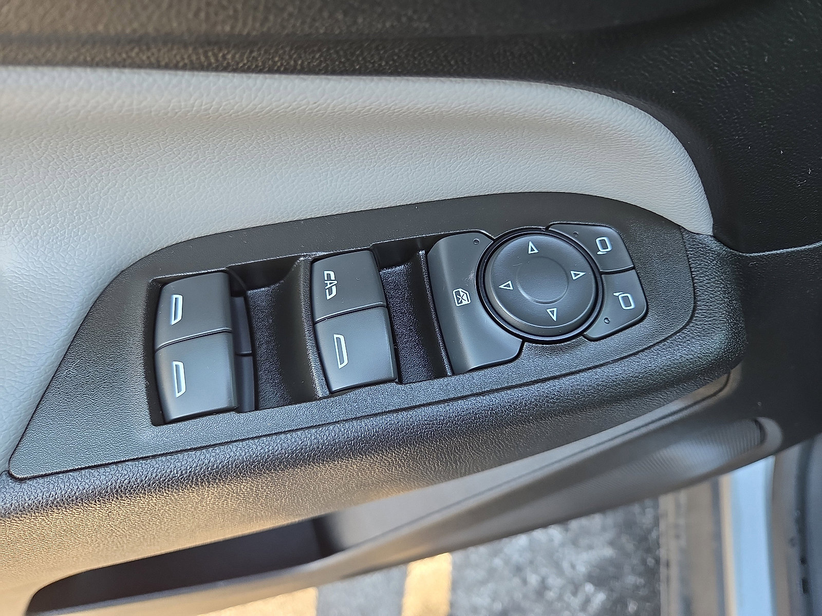 Used 2023 Chevrolet Equinox LS w/ LS Convenience Package image 32