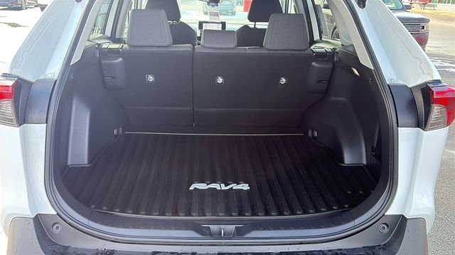 Used 2023 Toyota RAV4 LE image 23