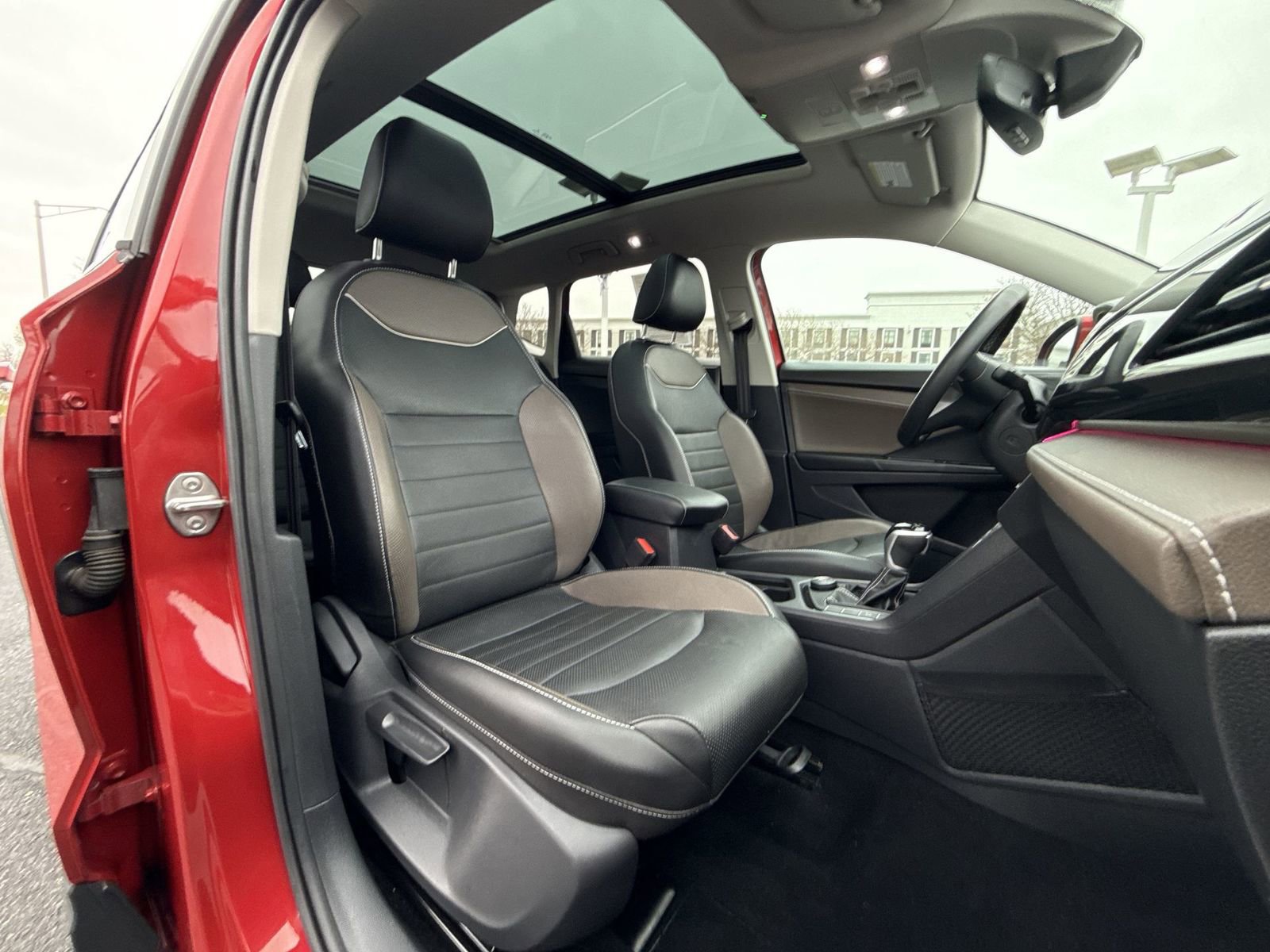 Used 2023 Volkswagen Taos SEL image 28