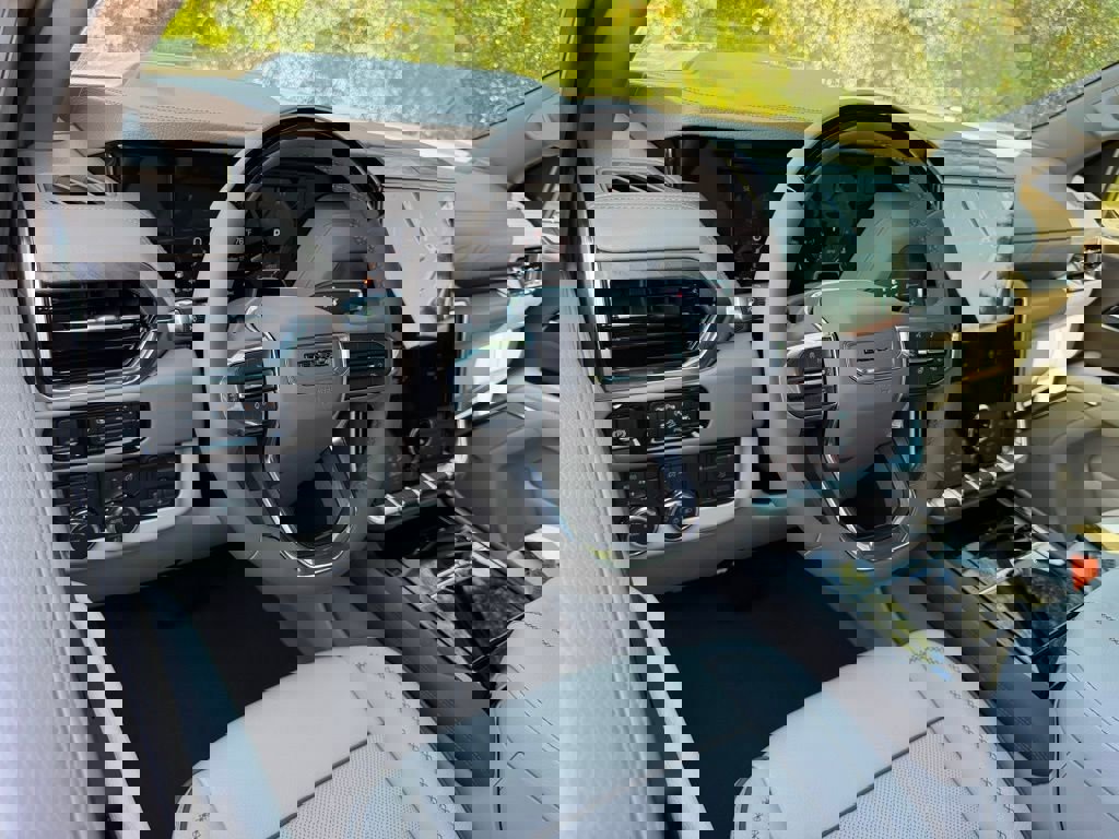 New 2026 GMC Yukon XL Denali w/ Advanced Technology Package image 3