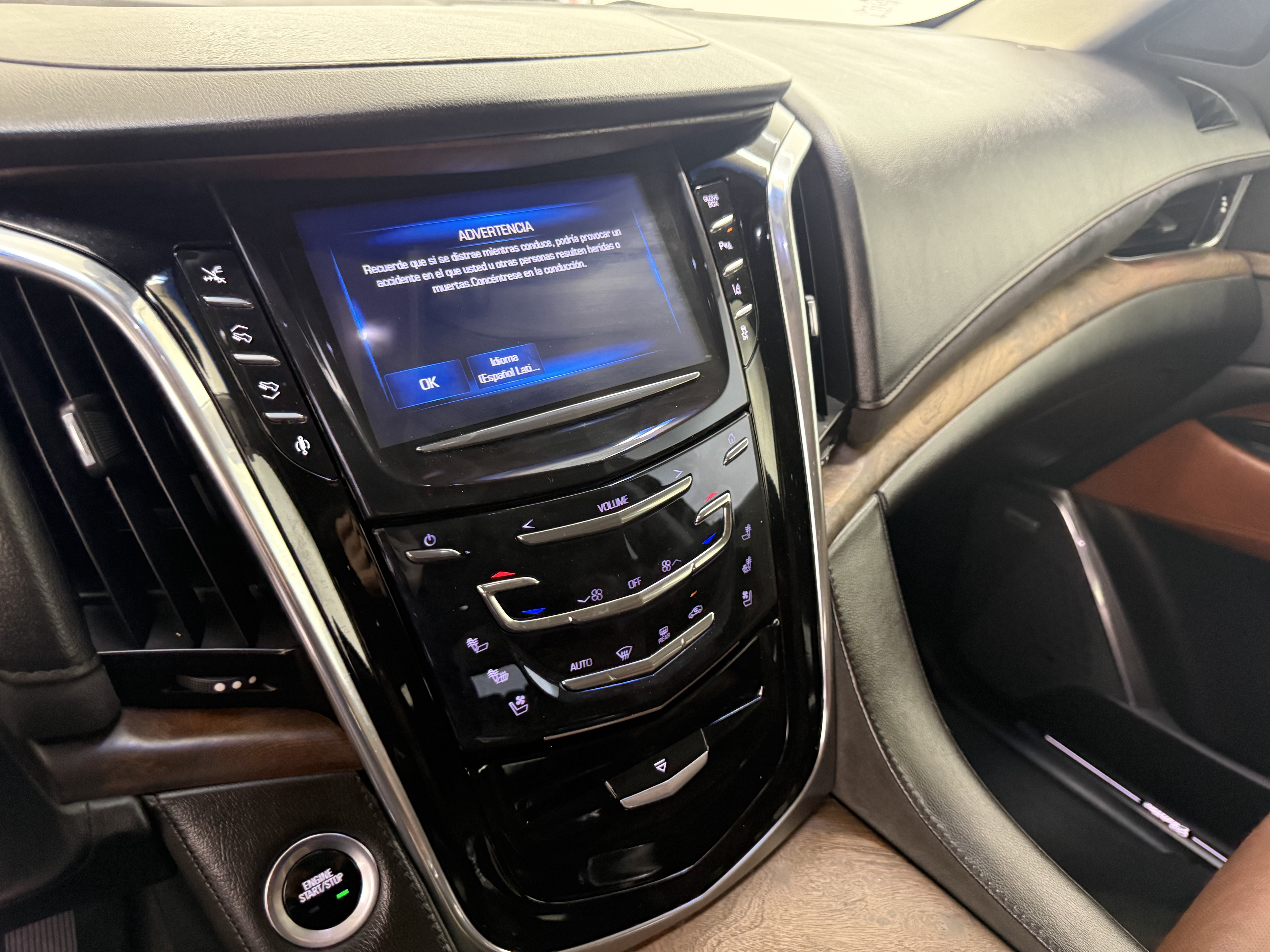 Used 2015 Cadillac Escalade Premium AWD/4WD image 24