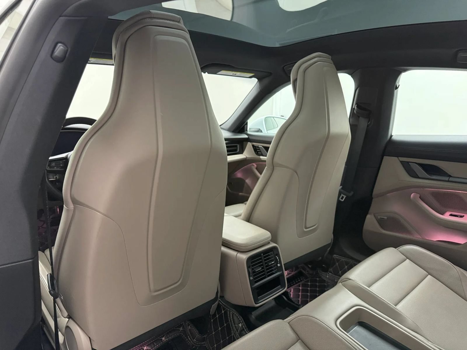 Used 2021 Porsche Taycan RWD image 16