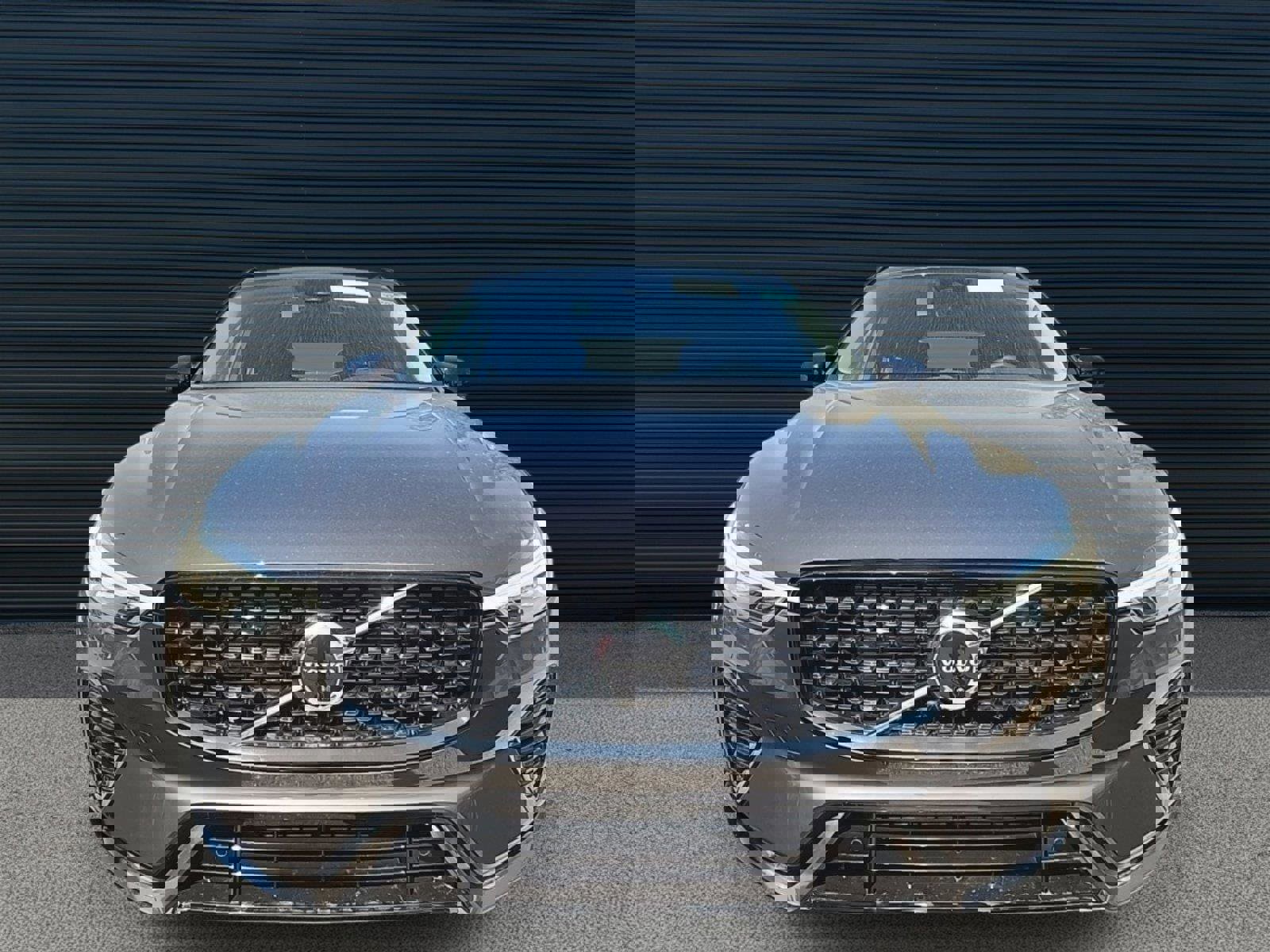 Used 2025 Volvo XC60 B5 Plus w/ Protection Package Premier image 2