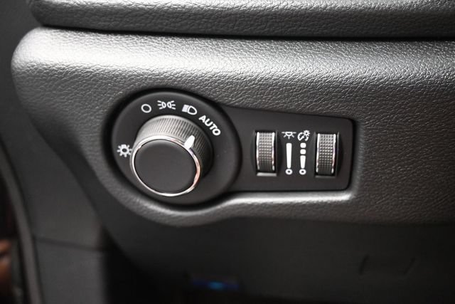 New 2027 Chrysler Pacifica Limited FWD image 35