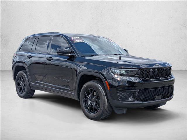 Used 2024 Jeep Grand Cherokee Altitude AWD/4WD image 3