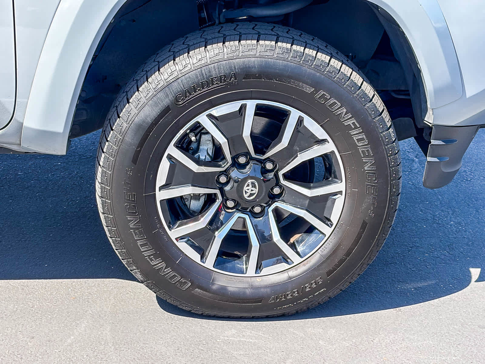 Used 2020 Toyota Tacoma TRD Sport AWD/4WD image 9