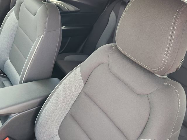 Used 2025 Chevrolet TrailBlazer LT AWD/4WD image 24