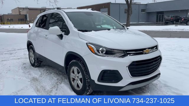 Certified 2022 Chevrolet Trax LT w/ LT Convenience Package image 2